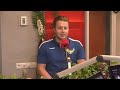 Handballende vriendengroep in de Eredivisie