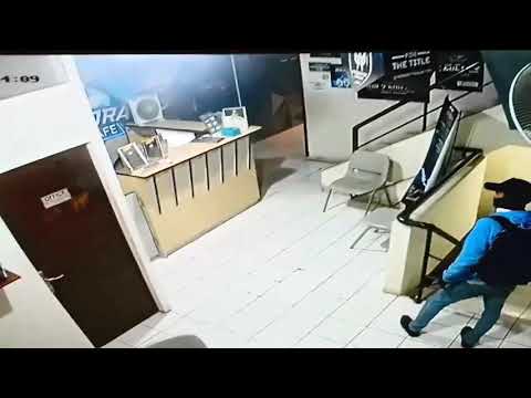 Pencuri hp di Pandora Cybercafe makassar - Part 1
