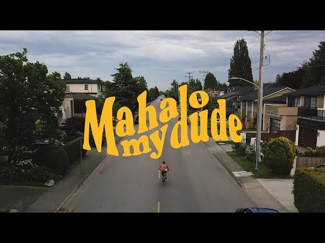 Video Uitspraak van Mahalo in Engels