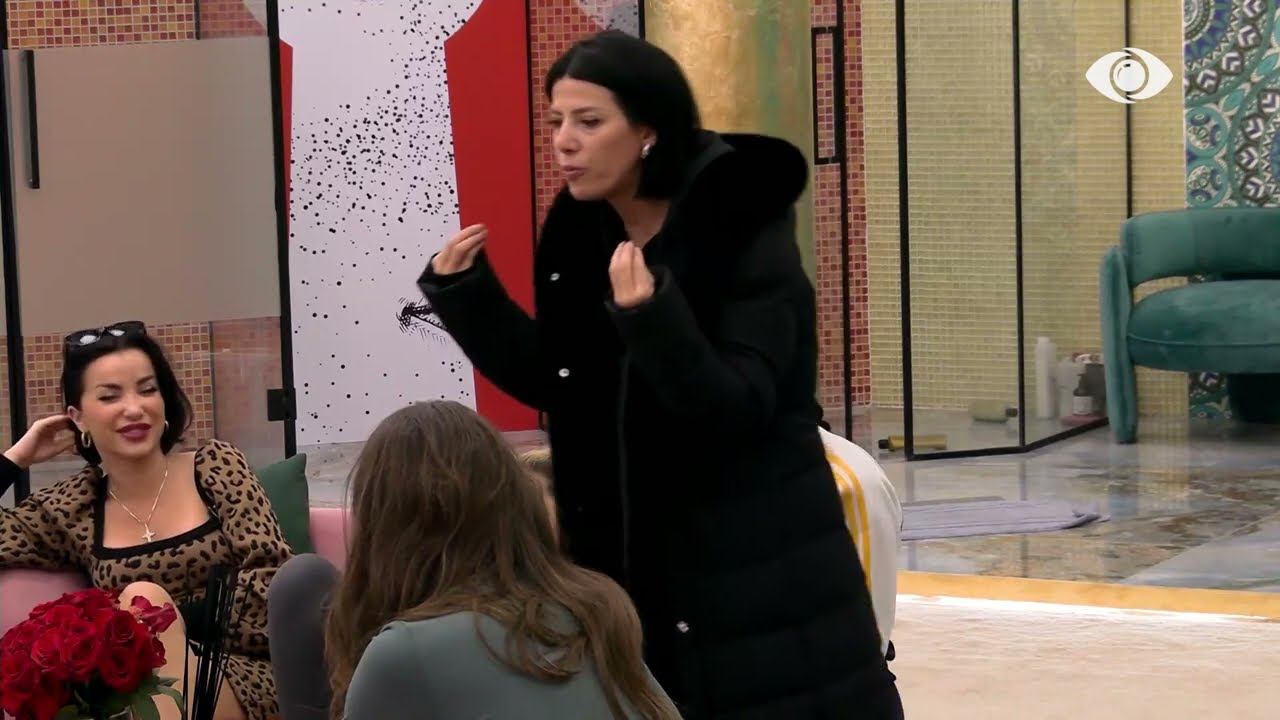 “Realisht nuk mendoja që do e merrje për ofendim”/ Ledjona flet me Sara K. për trëndafilat