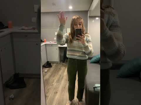 Ella Purnell Was Very Unprepared To Sing Karaoke In Sweetpea | Cosmopolitan UK