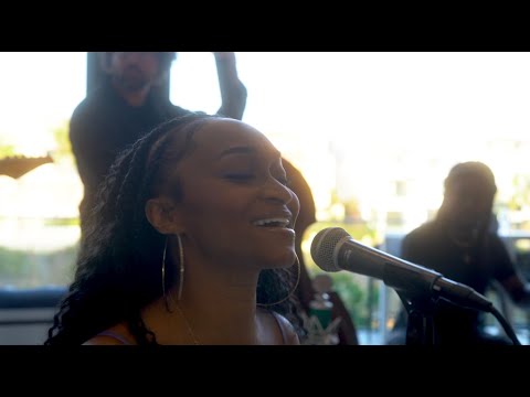 King Sis - Yeah You (Thinkin Bout You) Live Performance