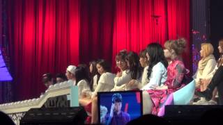 20131229 A-PINK Watching 2PM Heart Beat @ SBS Gayo Daejun