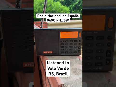 Listening to Radio Nacional de España in Brazil with a shortwave radio receiver