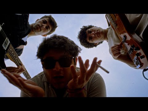 Posguerra - Ojos Cristalinos (Videoclip Oficial)