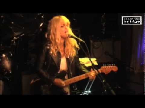 Alice Gold - interview + 'End of the World' live at Under the Bridge