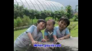 Download lagu MY FAMILY SLIDESHOW - 'Can't smile without you' by Barry Manilow [with Lyric] mp3