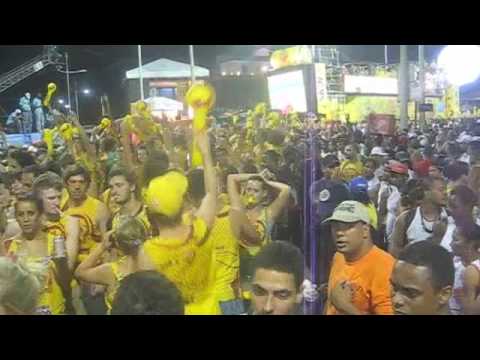Carnival Salvador 2010 - DJ Laidback Luke - Red Hot Chili Peppers - By The Way