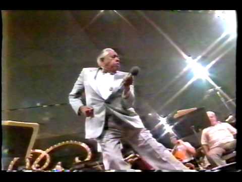 Cab Calloway Singing Minnie The Moocher (Live 1988)