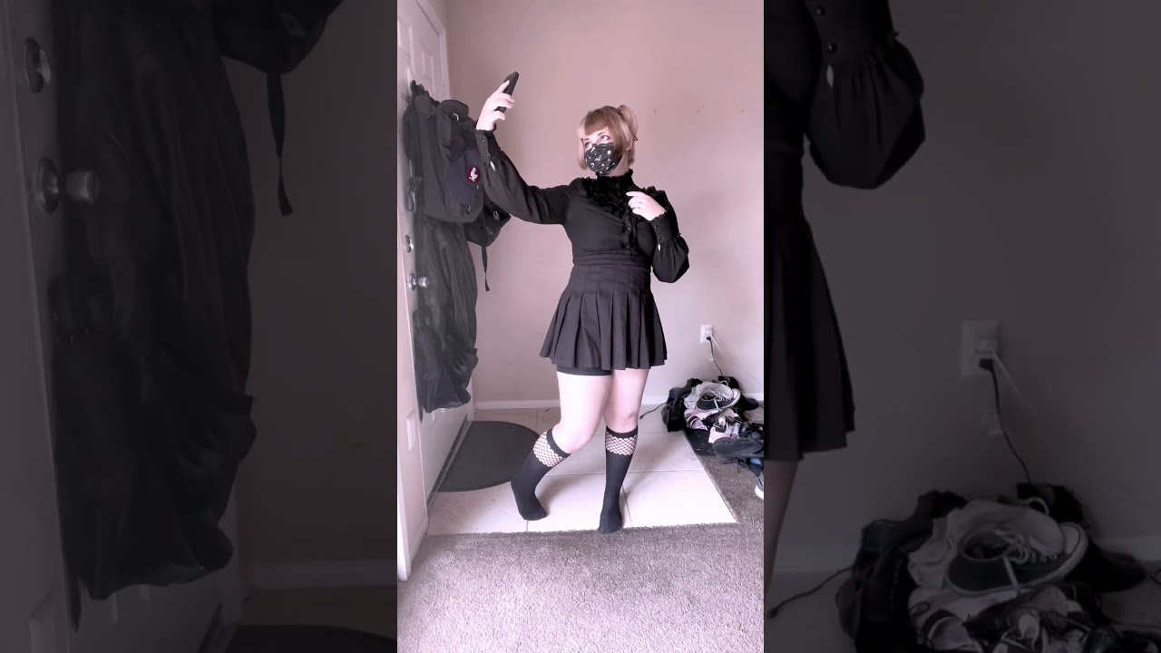 “Selfie Pose” Art References