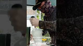 Download lagu Cara cepat menghancurkan Es batu dengan di tusuk2 untuk ide jualan es #Shorts mp3