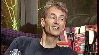 Peter Hammill at &quot;Cafe Oblomov&quot; TV programme hosted by Artemy Troitsky, May 1995