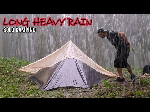 BUILDING SHELTER IN LONG HEAVY RAIN - SOLO CAMPING BUSHCRAFT