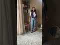 DIFFERENCE BETWEEN MOM JEANS AND STRAIGHT JEANS