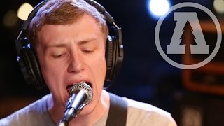 Mylets - Trembling Hands - Audiotree Live