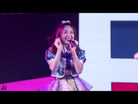 [Fancam] 181214 - Koisuru Fortune Cookie at The Festival of Light Paragon 2018 (BNK48 - Kaew Focus)