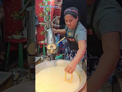 preparando los deliciosos churros #coban #altaverapaz #comidafacil