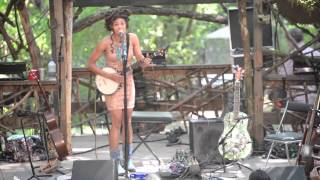 Valerie June - Rollin' and Tumblin'.