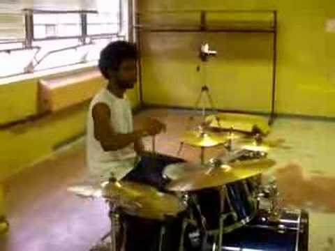 Boroppe Rashad drum solo.