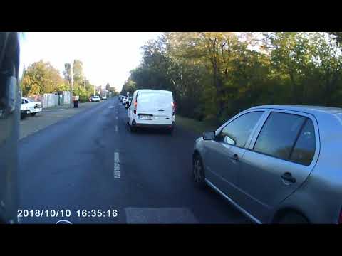 jobbról tolakszik és centiz