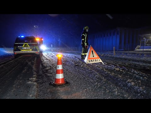 Wintereinbruch in Brandenburg - Auto verunglückt auf der B5 in der Gem. Paulinenaue