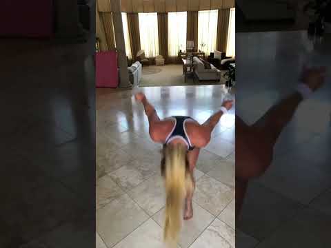 01.07.2020, Britney Spears Instagram Reels, Britney Dancing at Home