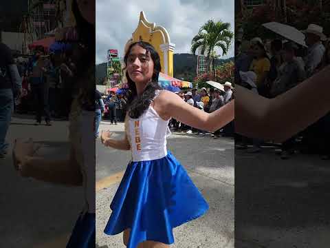 Desfile inaugural de Feria. 
