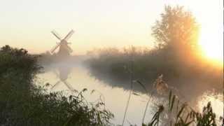 preview picture of video 'Timelapse zonsopgang Noordermolen, Noorddijk, Groningen'