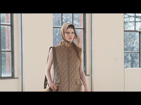 MAX MARA Fall 2021 Milan - CNMI