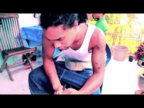 Miky Ding La   Bigerfull   Acturi Prod reyel Clip Officiel  Octobre 2011