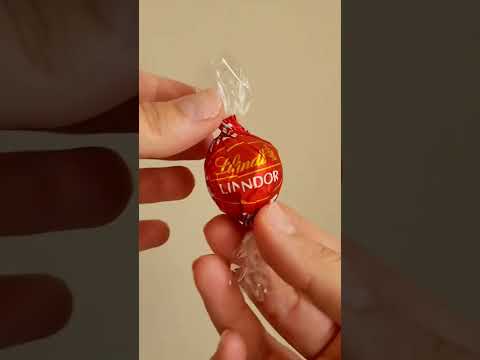 Chocolate Lindt Lindor ao leite #shorts #doces #chocolate #unboxing