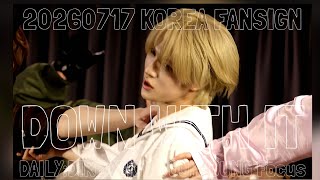Download lagu 260717 KOREA FANSIGN【DAILY:DIRECTION】DOWN WITH IT【FANCAM】JOOHYOUNG Focus mp3 Download lagu 260717 KOREA FANSIGN【DAILY:DIRECTION】DOWN WITH IT【FANCAM】JOOHYOUNG Focus mp3
