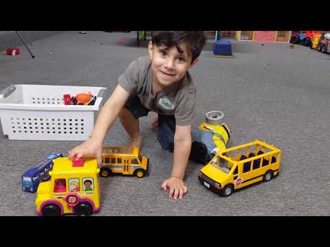 Playing with Minion and Toy School buses ! Video