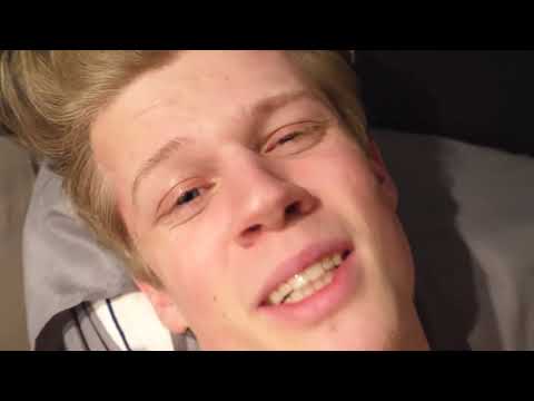 Harm is van de trap gevallen... #shorts