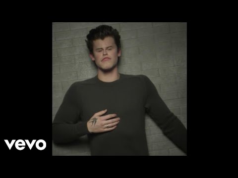 download lagu mp3 mp4 Shawn Mendes In My Blood Key, download lagu Shawn Mendes In My Blood Key gratis, unduh video klip Shawn Mendes In My Blood Key