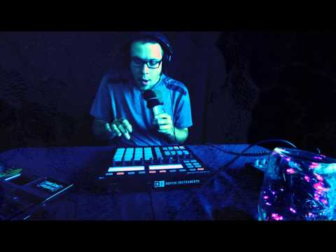 Zom-B: Deep Maze - Beatboxing With Maschine - 10-06-2014