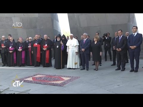 Prière du Pape François au Mémorial duTzitzernakaberd