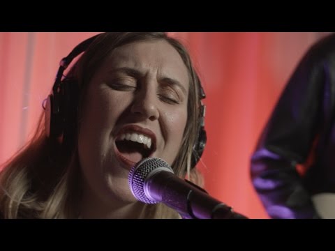 Jillian and The Giants perform "Rodeo Palms" live