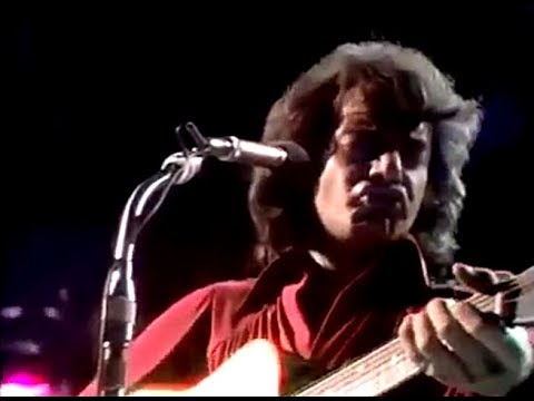 Neil Diamond Talks About "Holly Holy" Then Plays It (Live 1971)