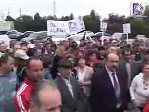 Dan Diaconescu, omul care a îmbrățișat peste un milion de români! Priseaca, Olt, Romania