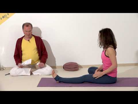 Halbe gebundene intensive Lotusstreckung - Yoga Asana Lexikon