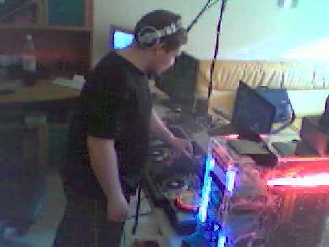 Kenny P. aka. Raserball presents Dusted Decks Records on EVE-Radio 31-03-2011
