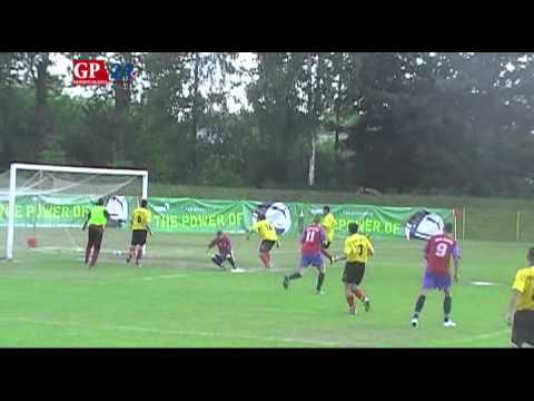 Gryf II Słupsk - Chrobry Charbrowo (1:2). Bramka B. Dziubana