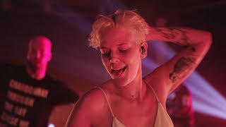 Betty Who – Look Back (Official Tour Video)