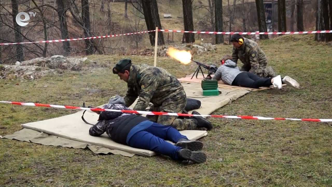 Ученици изпробваха стената за катерене в поделението на 101-ви Алпийски полк