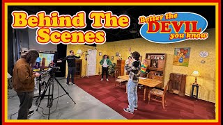 BEHIND THE SCENES + DELETED SCENES