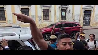 Magistrado Molina Barreto abucheado al salir del Congreso