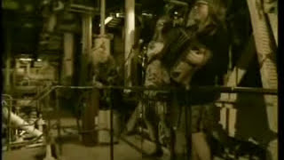 Video thumbnail of "Leevi & The Leavings - Tikapuut Taivaaseen"