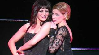 Chicago The Musical - Maria Laura Baccarini e Lorenza Mario in posa