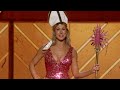 Nikki Glaser Performs Pope Ular 82nd Annual Golden Globes